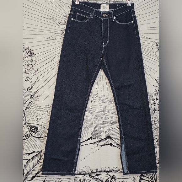 BDG Denim - NWOT BDG Split Hem Jeans In Dark Wash Size 27x32  Straight Leg 10" Rise